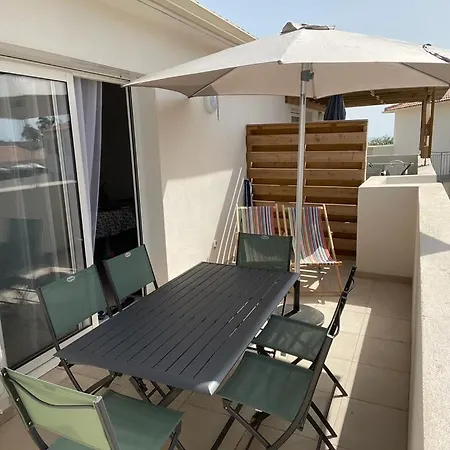 Apartment With Direct Access Casa Marina Linguizzetta