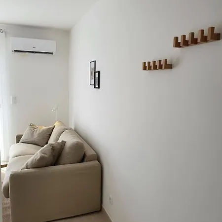 Apartment With Direct Access Casa Marina Linguizzetta